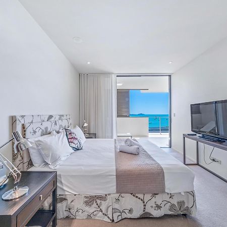 Executive On Whisper Bay - Cannonvale Airlie Beach Exterior photo