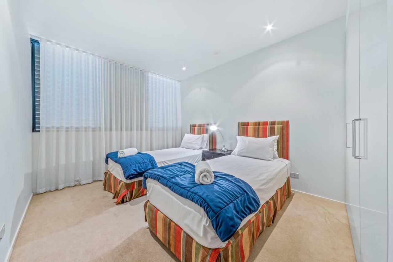 Executive On Whisper Bay - Cannonvale Airlie Beach Exterior photo