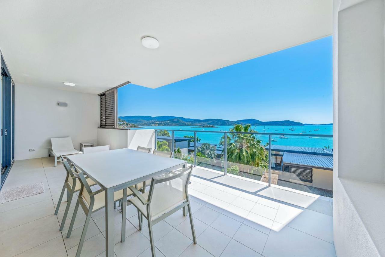 Executive On Whisper Bay - Cannonvale Airlie Beach Exterior photo
