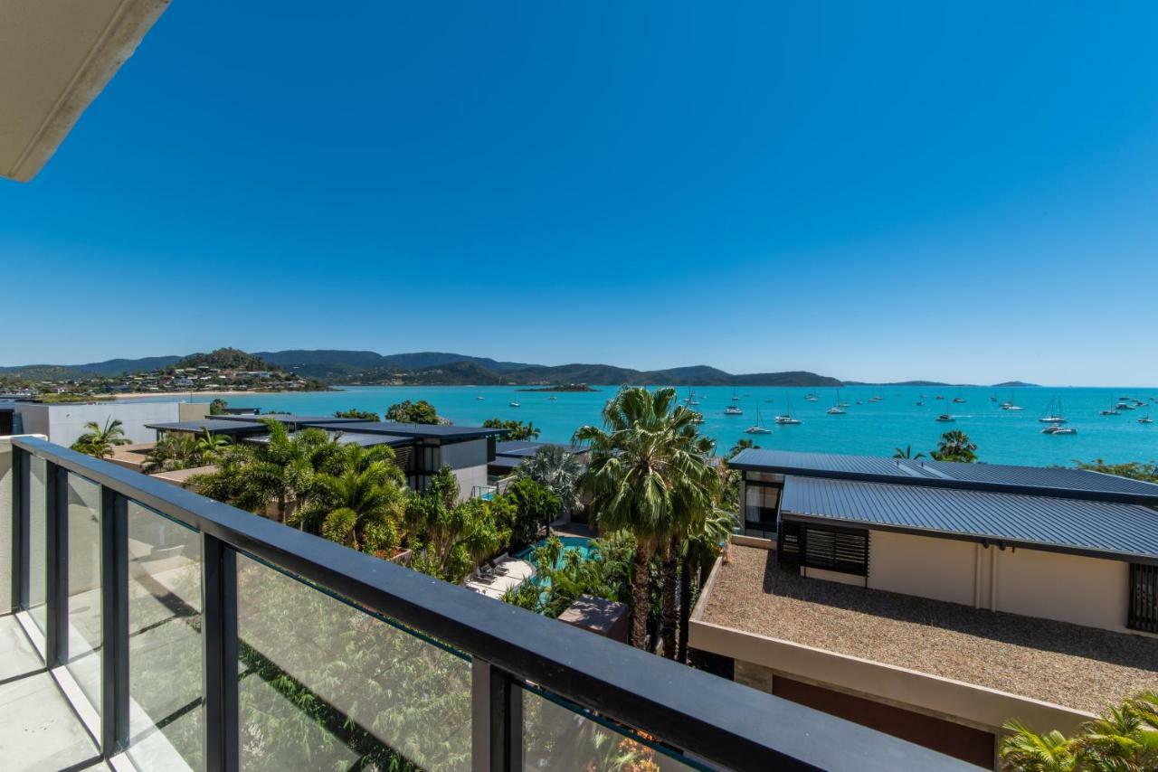 Executive On Whisper Bay - Cannonvale Airlie Beach Exterior photo